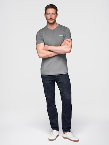 Ombre Bluser & t-shirts i grå