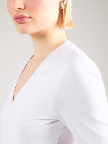 Tricou de la MORE & MORE pe alb