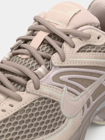 Nike Sportswear Rövid szárú sportcipők 'AIR MAX MOTO 2K' - rózsaszín