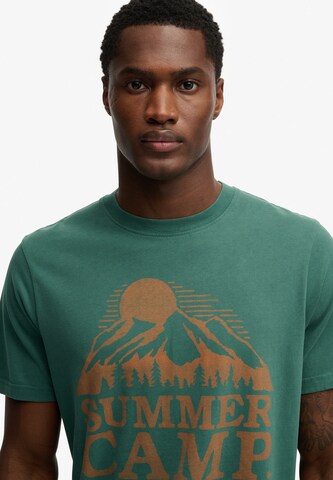 T-Shirt 'Retro Outdoor' Superdry & Co en vert