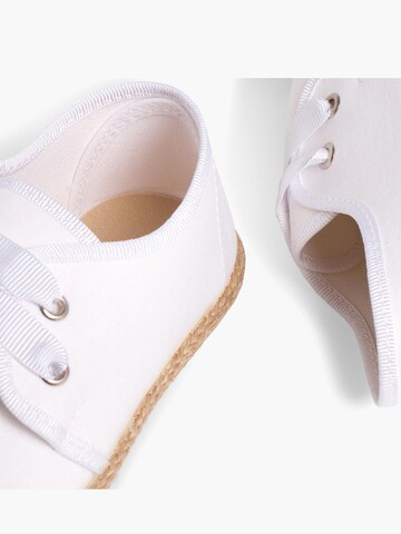 Chaussure basse Pisamonas en blanc
