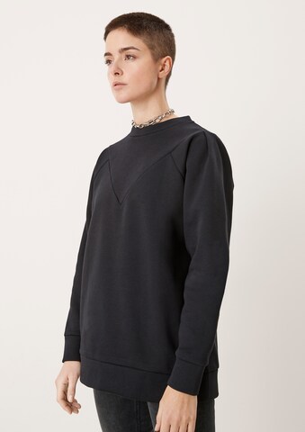 QS Sweatshirt in Zwart: voorkant