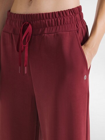 DEHA Slim fit Trousers in Red
