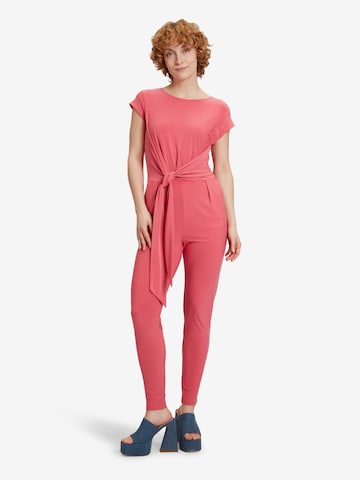 Cartoon Jumpsuit in Rood: voorkant