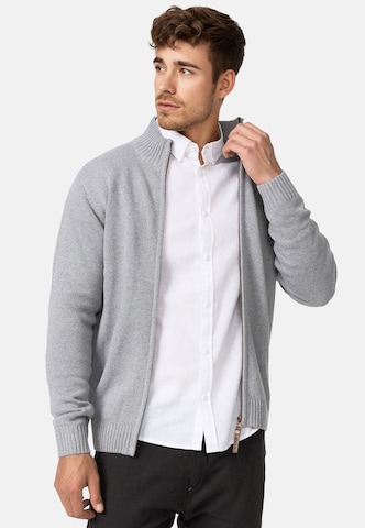 Vestes en maille ' Lut' INDICODE JEANS en gris : devant