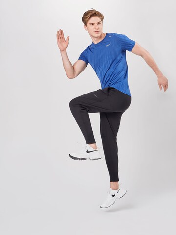 mėlyna NIKE Standartinis modelis Sportiniai marškinėliai 'TECHKNIT ULTRA'