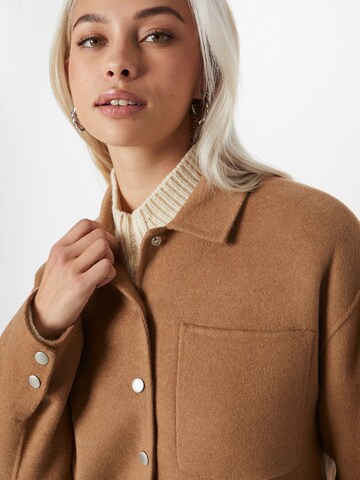 FRAME Between-Season Jacket in Beige