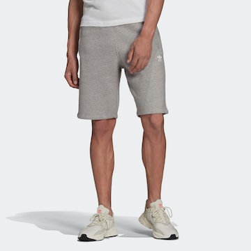 ADIDAS ORIGINALS Regular Панталон 'Adicolor Essentials Trefoil' в сиво: отпред