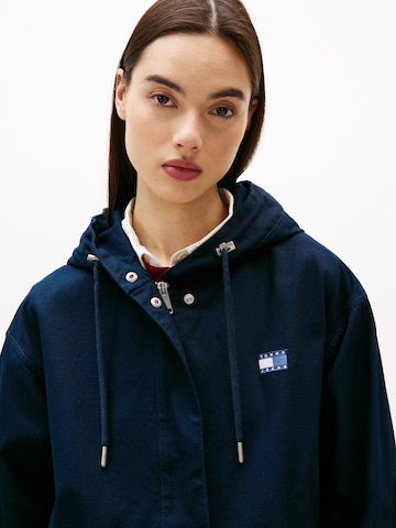 Tommy Jeans Tussenmantel 'BADGE' in Blauw