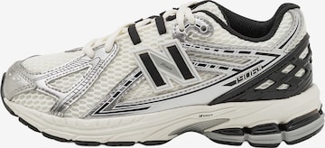 new balance Trainers '1906' in White: front