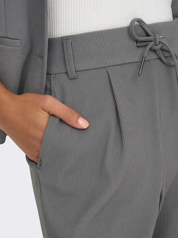 ONLY Slim fit Trousers 'Sally' in Grey