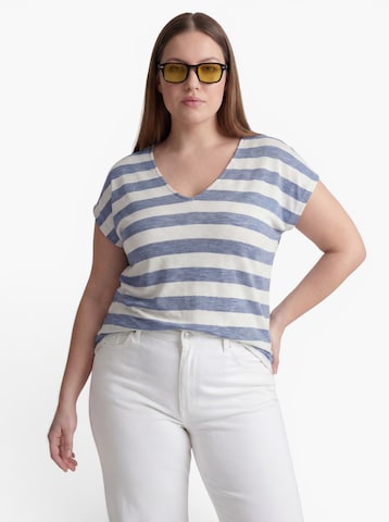 ONLY Carmakoma Shirt in Blue: front