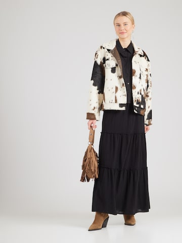 Chemisier 'AWRYDER FABIANA' VERO MODA en noir