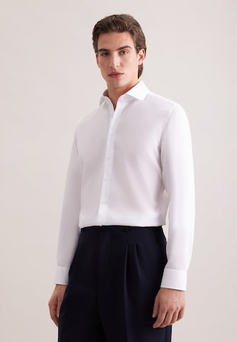 Coupe slim Chemise business 'Schwarze Rose' SEIDENSTICKER en blanc : devant