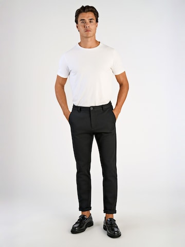 Lindbergh Slimfit Housut värissä musta