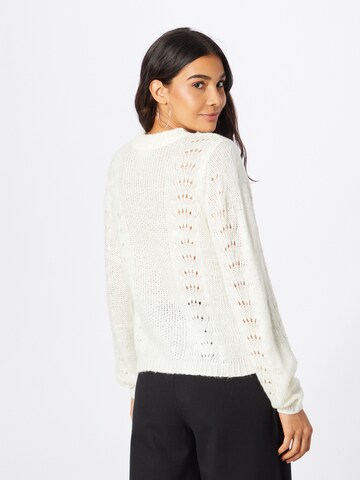 VILA Sweater 'Chai' in White