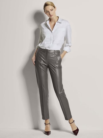 MADELEINE Tapered Hose in Grau