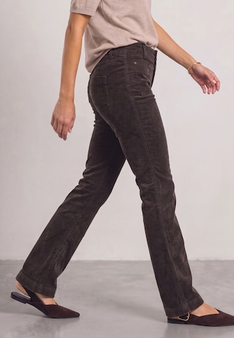 STREET ONE Bootcut Spodnie 'Blaire' w kolorze czerwony: przód