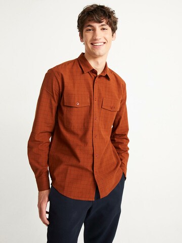 Thinking MU Regular fit Button Up Shirt ' Checks Chac Shirt ' in Brown: front