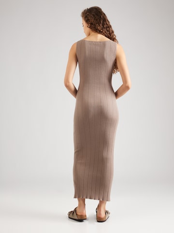 Abercrombie & FitchPletena haljina - smeđa boja