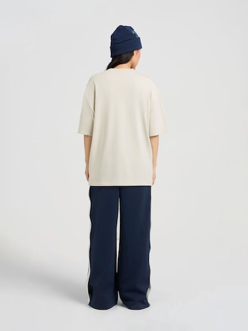 AND1 T-shirt 'On Fire Trash Talk' i beige