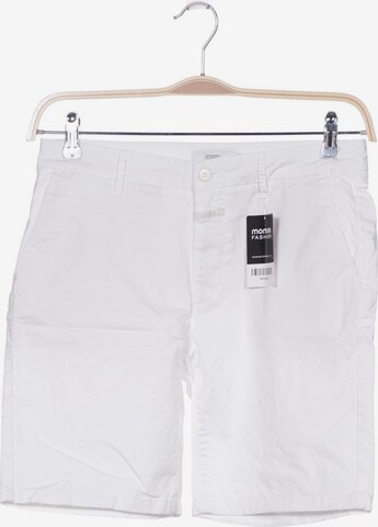 Closed Shorts in L in White: front