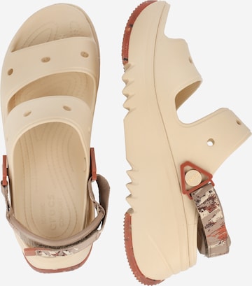 Crocs Sandale 'CLASSIC HIKER XSCAPE' in Braun