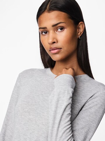 PIECES T-shirt 'PCMaria' i grå