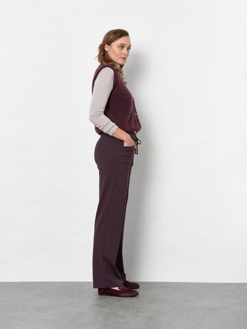 TONI Regular Hose in Braun: Vorderseite