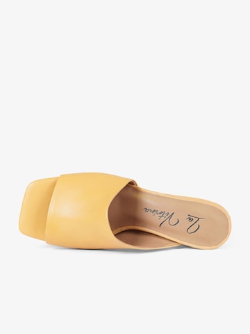 Sandalo di LA VITRINA in giallo
