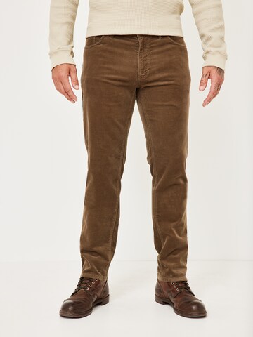 REDPOINT Regular Pants in Brown: front