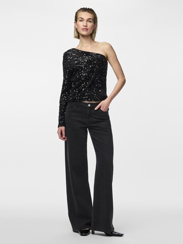 T-shirt 'KAM' PIECES en noir