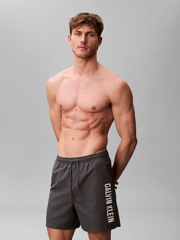 Regular Shorts de bain Calvin Klein Swimwear en bleu