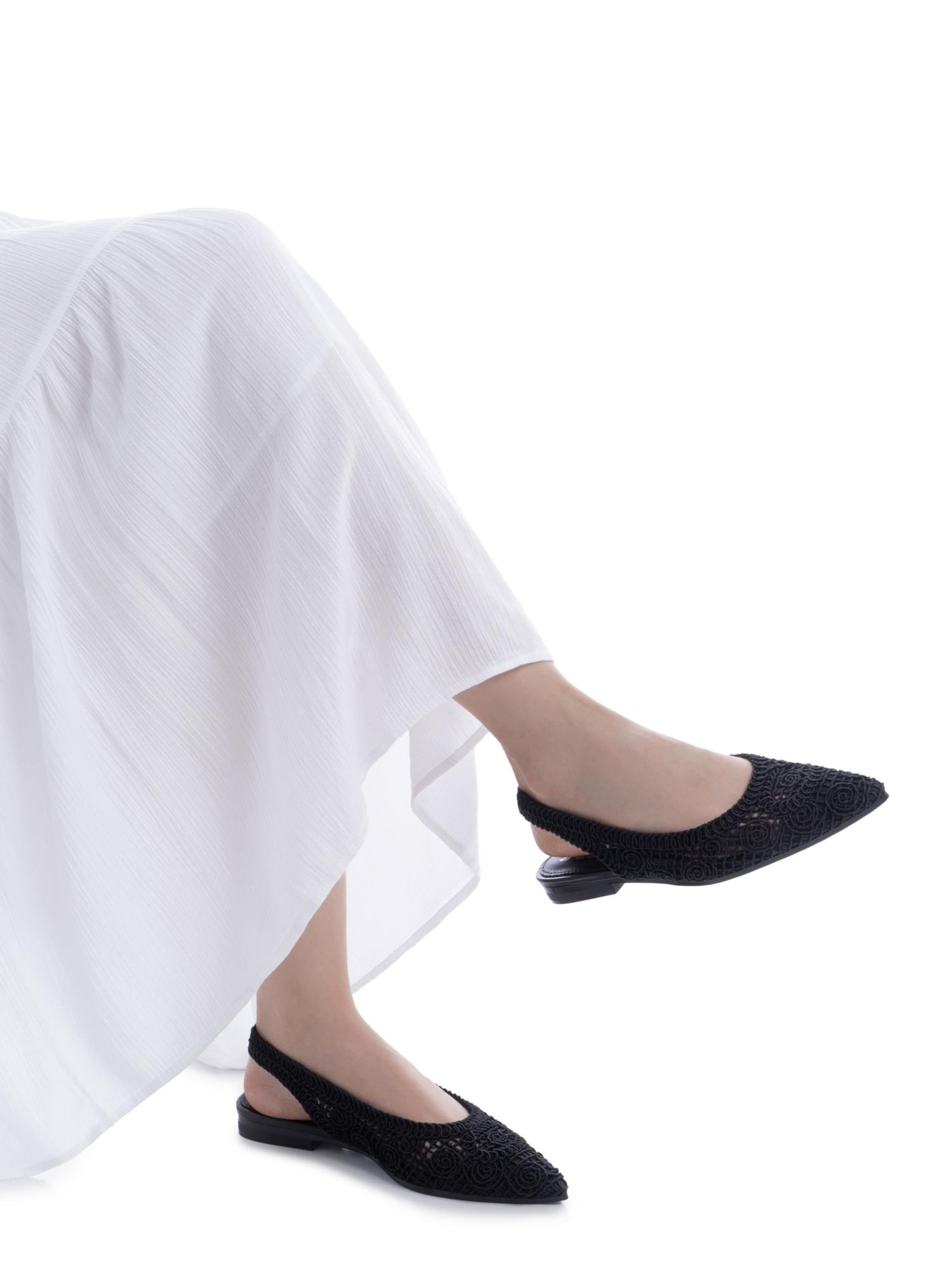 Xti Sandals in Black