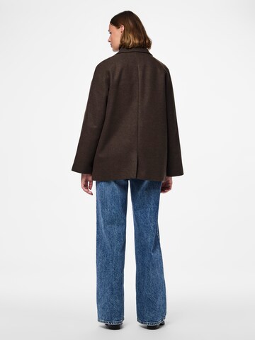 Manteau mi-saison 'PCMarbel' PIECES en marron