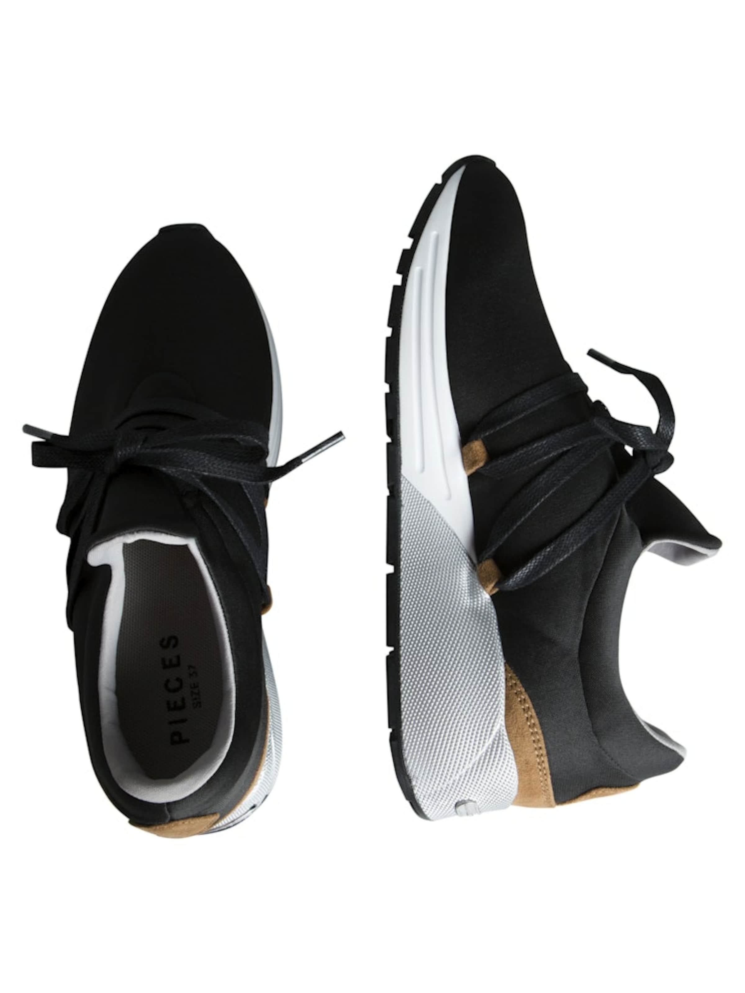 PIECES Platform trainers in Black