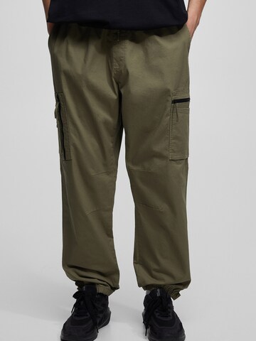 Pull&Bear Tapered Cargobroek in Groen