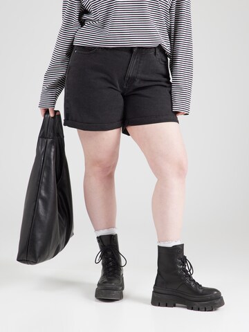 regular Jeans 'CZURI' di Vero Moda Curve in nero: frontale