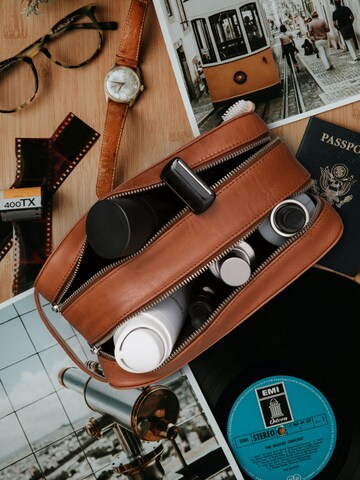 PURE Studios Toiletry Bag 'Atlas XL' in Brown