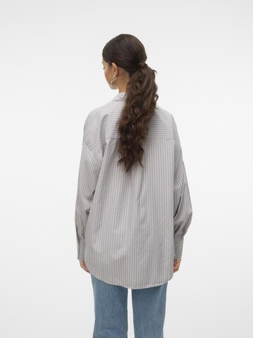 VERO MODA Blouse 'FANNI' in Grijs