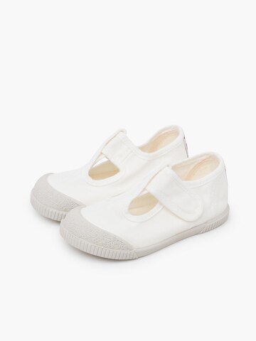 Pisamonas First-Step Shoes in White