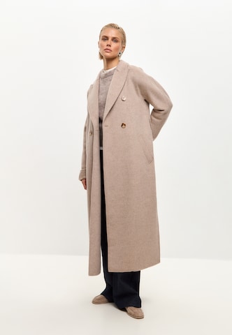 CESARE GASPARI Between-seasons coat in Beige
