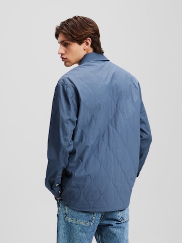 KARL LAGERFELD JEANS Демисезонная куртка в Синий