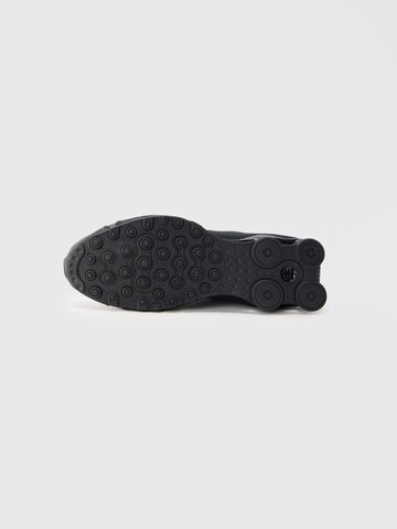 Sneaker bassa 'Shox NZ' di Nike Sportswear in nero