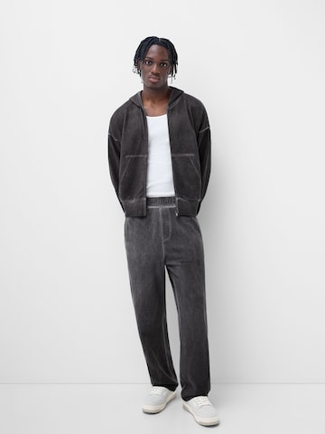 Bershka Collegetakki värissä musta