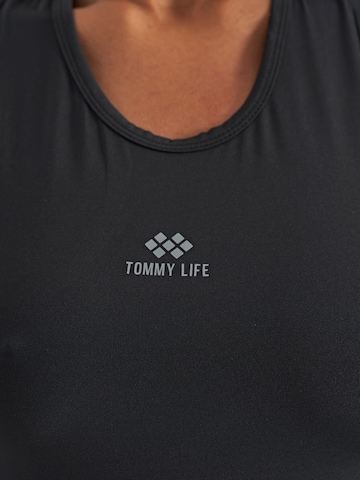 Tommy Life Aktive Oberteile in Schwarz