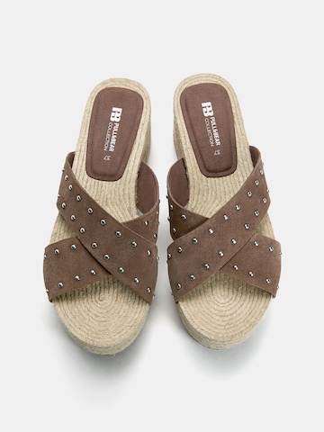 Pull&Bear Mules in Brown