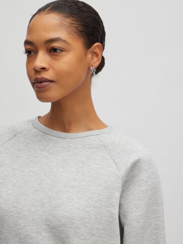 Sweat-shirt 'Xezal' EDITED en gris