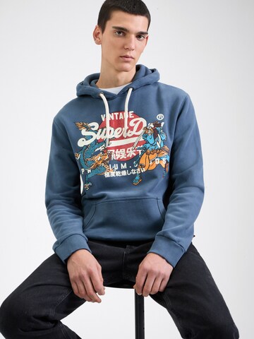 Sweat-shirt 'Tokyo' Superdry en bleu : devant