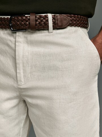 Next - Regular Calças chino em branco